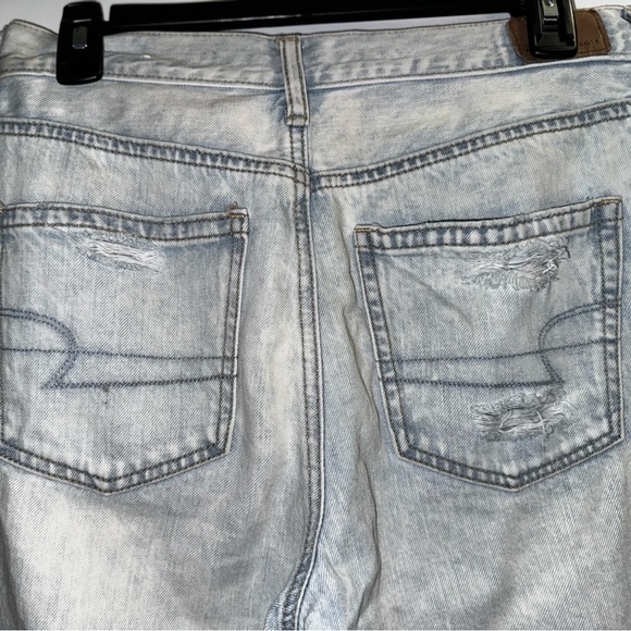 American Eagle Distressed Mom Jeans - Picture 4 of 6